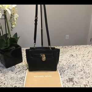 💝Host Pick💝 Michael Kors Hamilton Traveler Top Zip Small Leather Crossbody